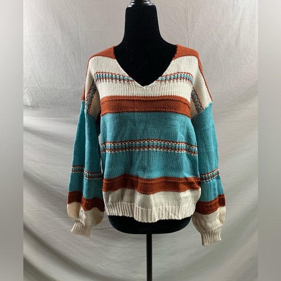 Striped Design Sweater with a V-neck - Picture 8 of 10